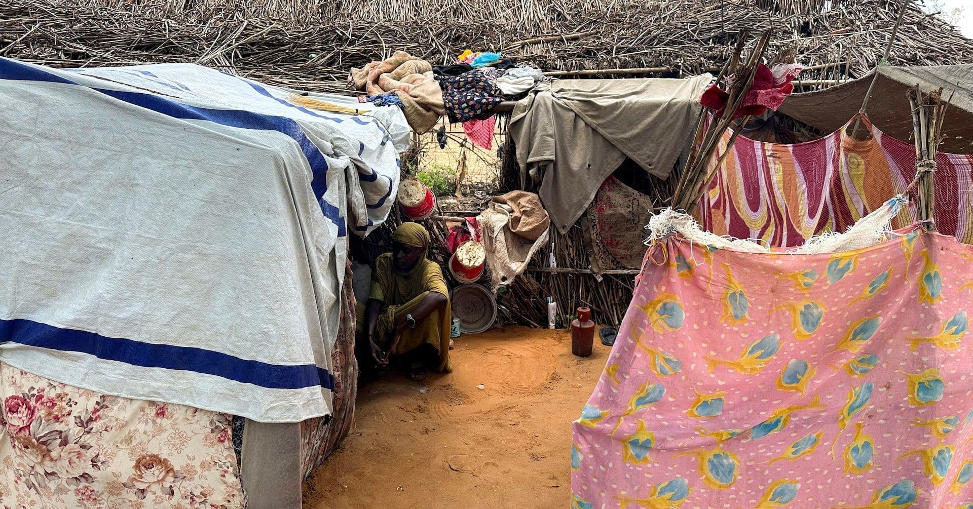 Atentado brutal das Forças de Apoio Rápido em campo de deslocados no Sudão deixa centenas de mortos. Reprodução: Reuters