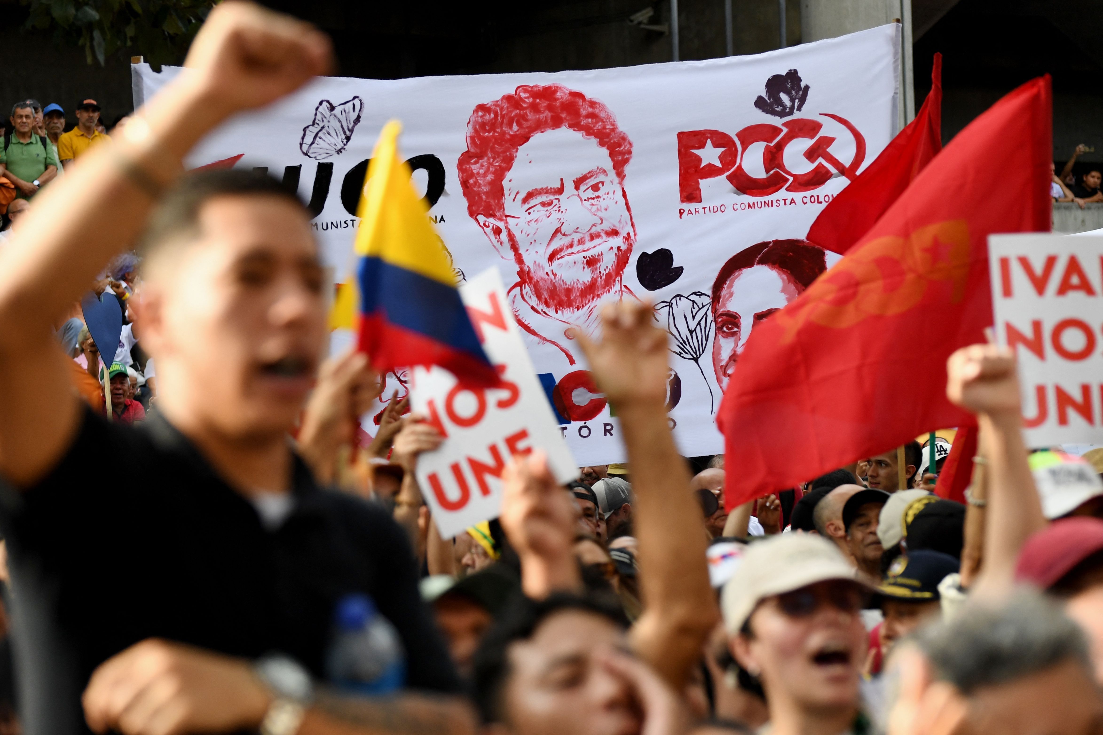 Aliado de Petro lidera pesquisa eleitoral a um mês das presidenciais na Colômbia