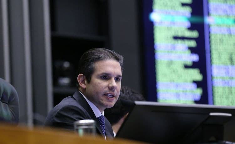 Presidente da Casa ressalta a importância da responsabilidade no cargo em meio à pressão da oposição. Reprodução: CNN Brasil
