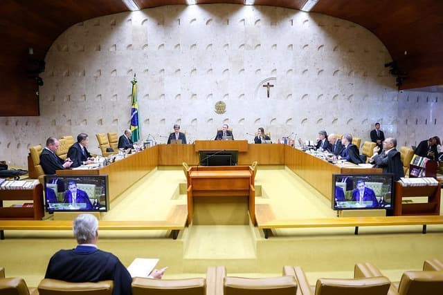 STF adia análise sobre provas em celular de crime