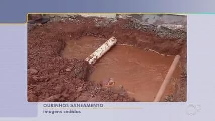 Gerente de saneamento de Ourinhos discute perdas de água devido a vazamentos na rede de distribuição. Reprodução: TV TEM