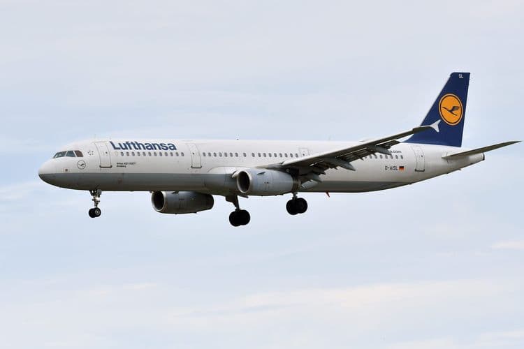 Lufthansa Airbus A321 realizou pouso de emergência em Madrid após primeiro oficial desmaiar. Reprodução: Business Insider