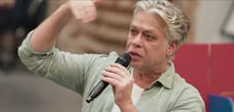 Fábio Assunção relata episódio de assédio sexual na infância durante conversa com jovens autistas. Reprodução: Globo