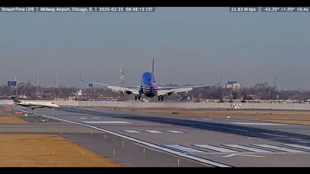 Avião evita colisão com jato em Chicago