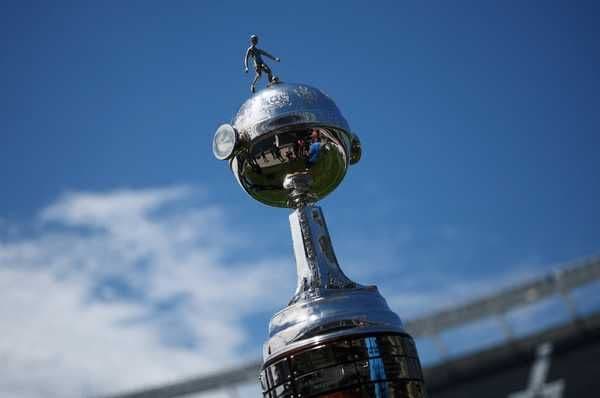 Clássico entre Botafogo e Fluminense na Libertadores