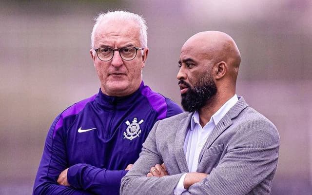 Benja critica o Corinthians e afirma que Fabinho Soldado deve ser demitido após as eleições. Reprodução: iG.