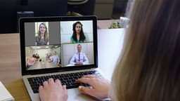 Processo na Califórnia acusa aplicativo de gravar conversas privadas para treinar sua IA.; Reprodução: Gizmodo