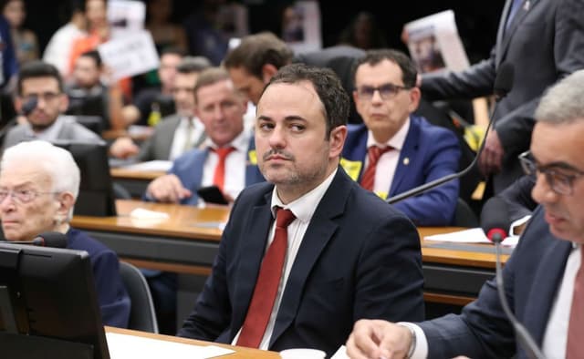Deputado reduz alimentação e perde 4,6 quilos durante movimento; Legenda da imagem. Reprodução: CNN Brasil