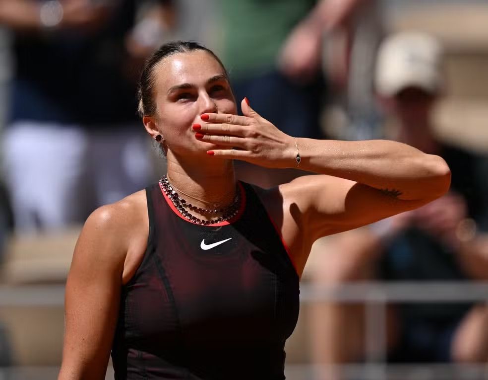 Sabalenka se defende de críticas por jogar com joias de R$ 760 mil