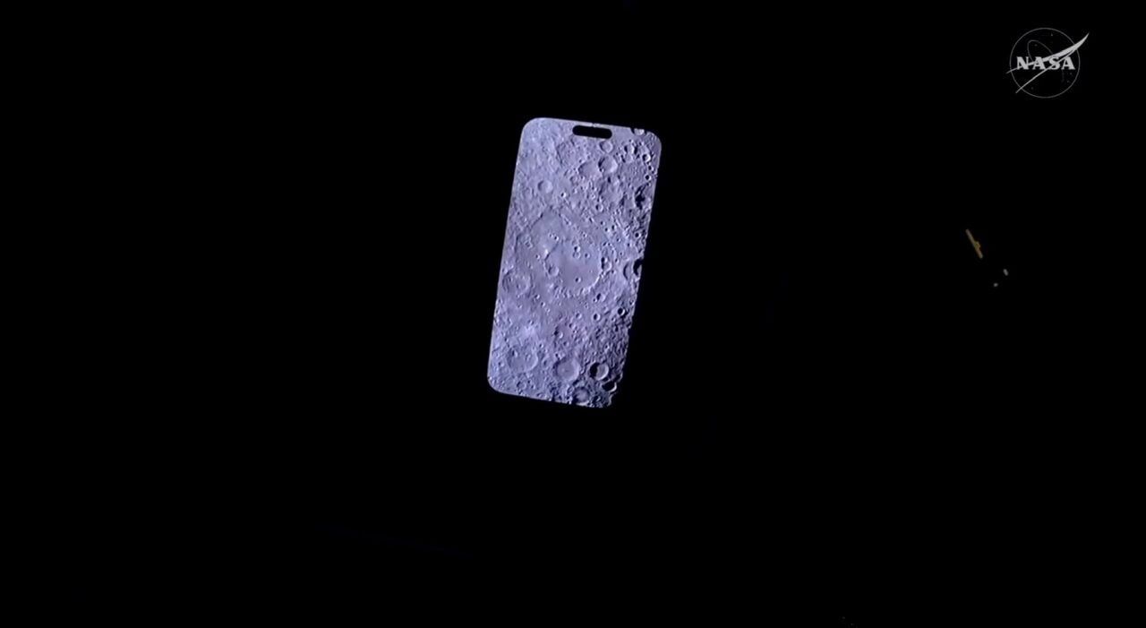 Lua fotografada com iPhone surpreende pela qualidade; copiar o truque não é fácil.. Reprodução: Gizmodo