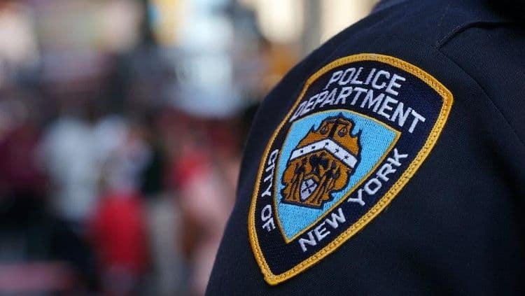 Dois policiais de Nova York são investigados por suposto sequestro de turista italiano. Reprodução: Gizmodo