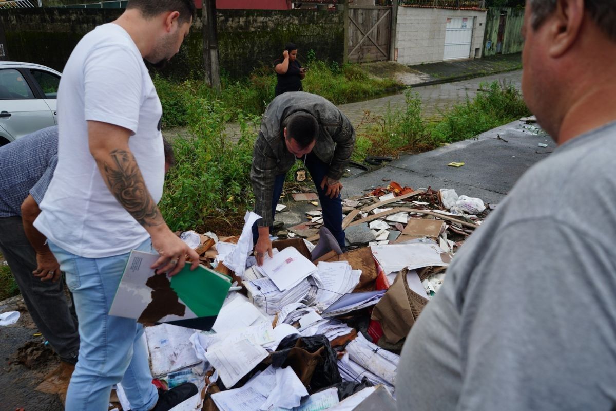 Documentos de clientes descartados irregularmente geram multa à empresa.. Reprodução: G1