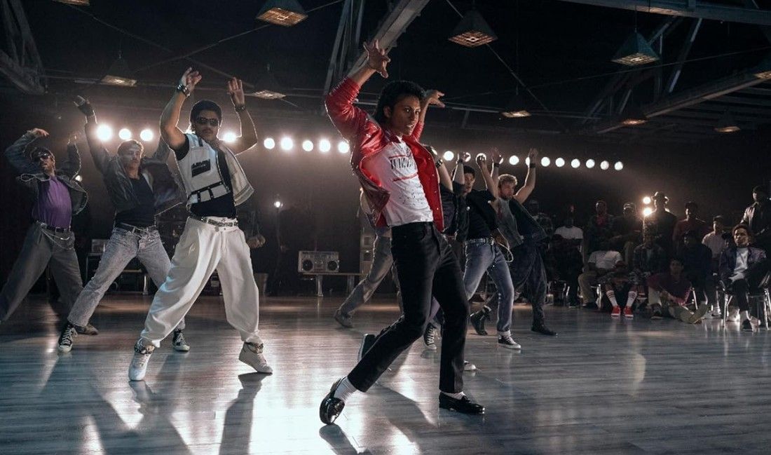 Cena do filme 'Michael' mostra dança e coreografia inspiradas em Michael Jackson.