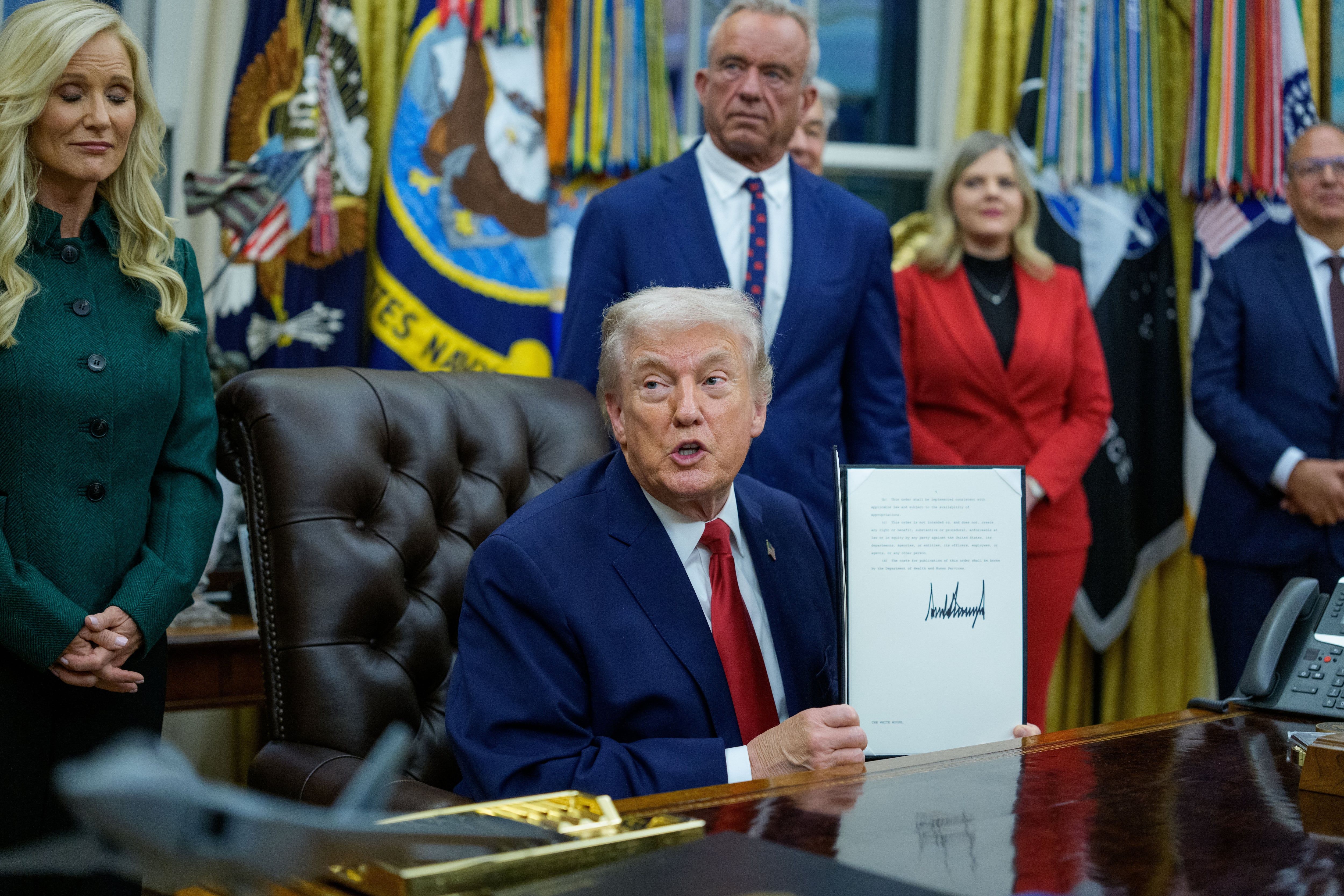 [Trump processa a Receita Federal e o Tesouro por vazamento de suas declarações de impostos]. Reprodução: Elpais