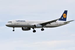 Lufthansa Airbus A321 realizou pouso de emergência em Madrid após primeiro oficial desmaiar. Reprodução: Business Insider