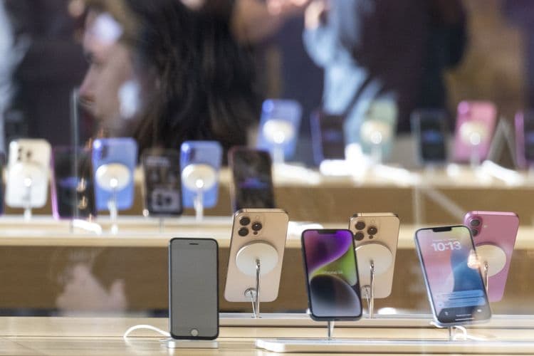 Preços de celulares sobem 88% em um ano, tornando a compra mais complexa. Reprodução: Globo