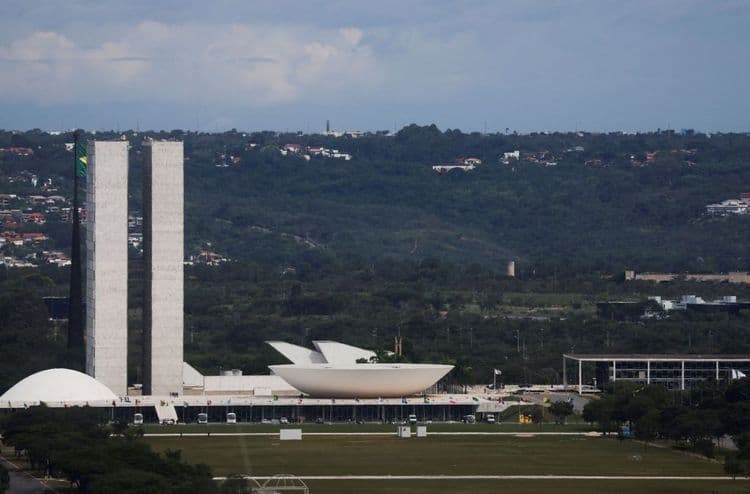 Senado e Câmara definem novos presidentes em votação