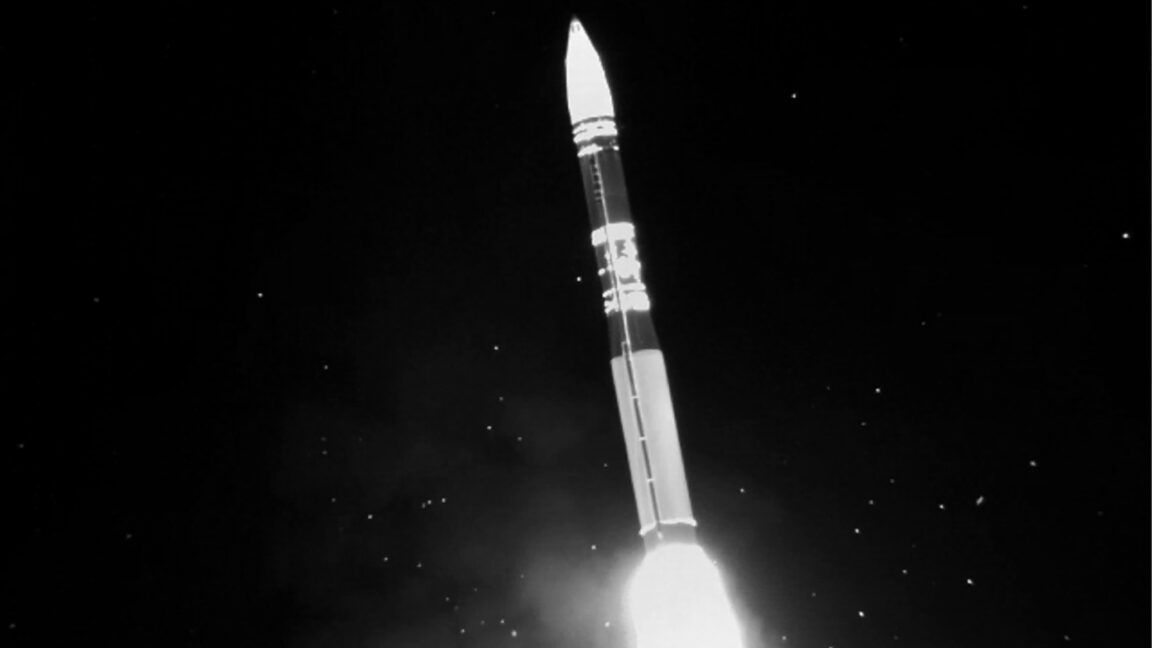 [ICBM da Força Aérea quase pronto para voar, mas sem espaço para armazenamento.]. Reprodução: Arstechnica
