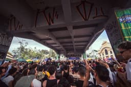 Final do Duelo Nacional de MCs sob o Viaduto de Santa Tereza, BH. Legenda da imagem. Reprodução: Retorno do item 11