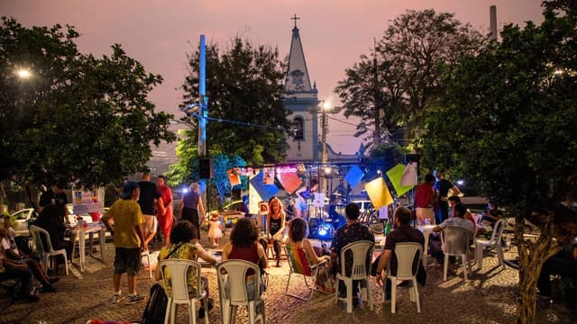 Largo do Curvelo recebe a Roda Cultural Canta Teresa durante o APA 2025 em Santa Teresa. Legenda da imagem. Reprodução: Retorno do item 11