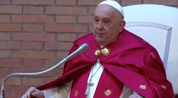 Papa Francisco apresenta infecção respiratória leve em hospital