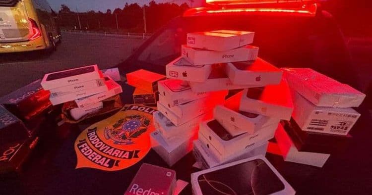 Polícia apreende carga de R$ 180 mil em celulares