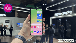 Samsung Galaxy A56 com tela Super AMOLED e desconto de 40% disponível na Amazon. Reprodução: Tecnoblog