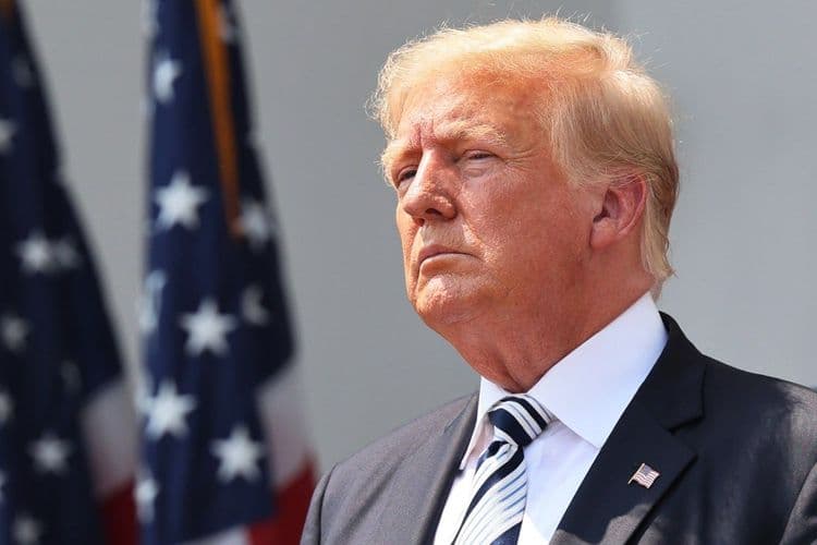 Trump Demite Comissários do FTC e Gera Batalha Legal