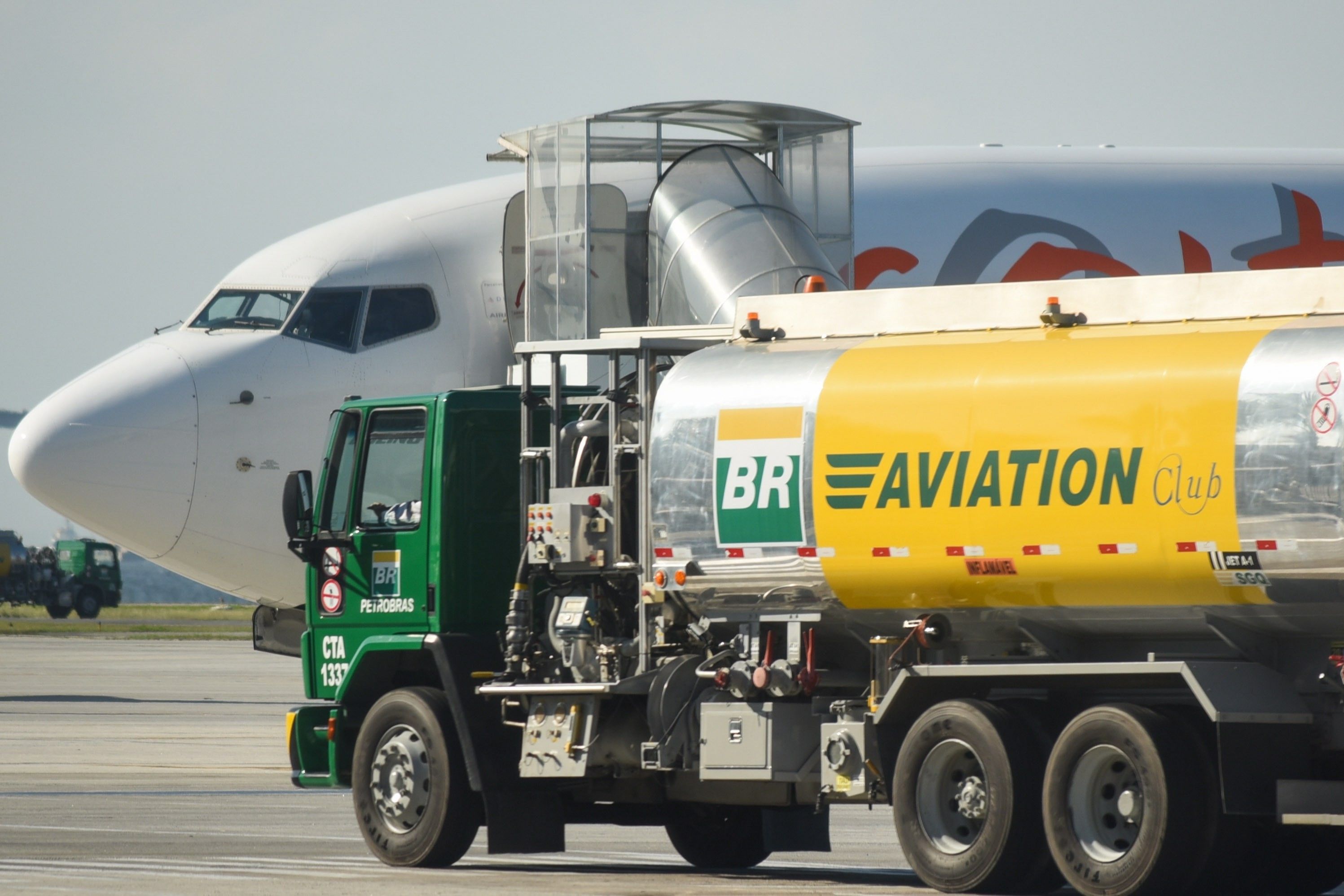Petrobras anuncia aumento de 18% no preço do querosene de aviação