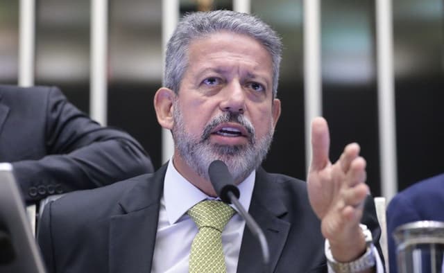 Arthur Lira encerra presidência da Câmara após quatro anos