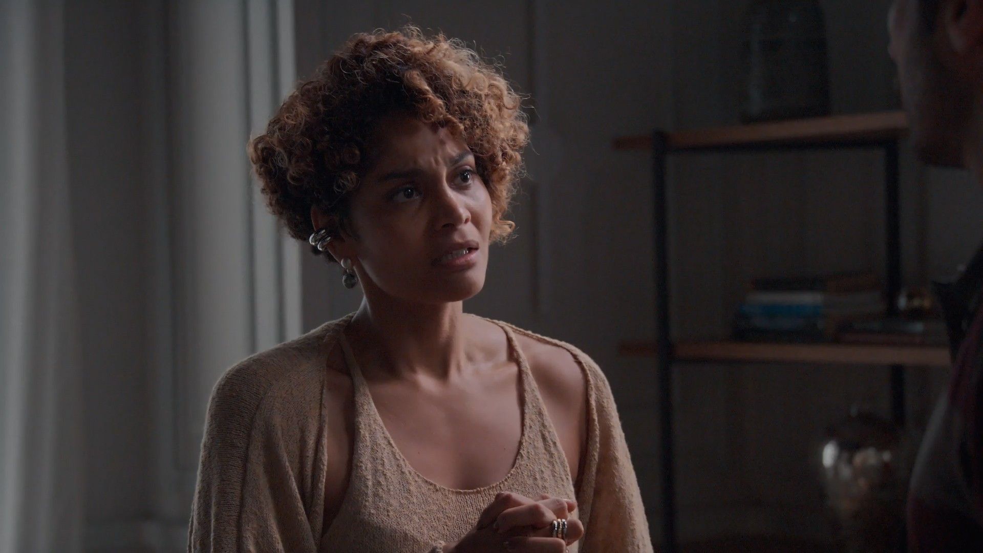 Lena retorna ao Brasil com a filha de Joélly. Reprodução: Gshow