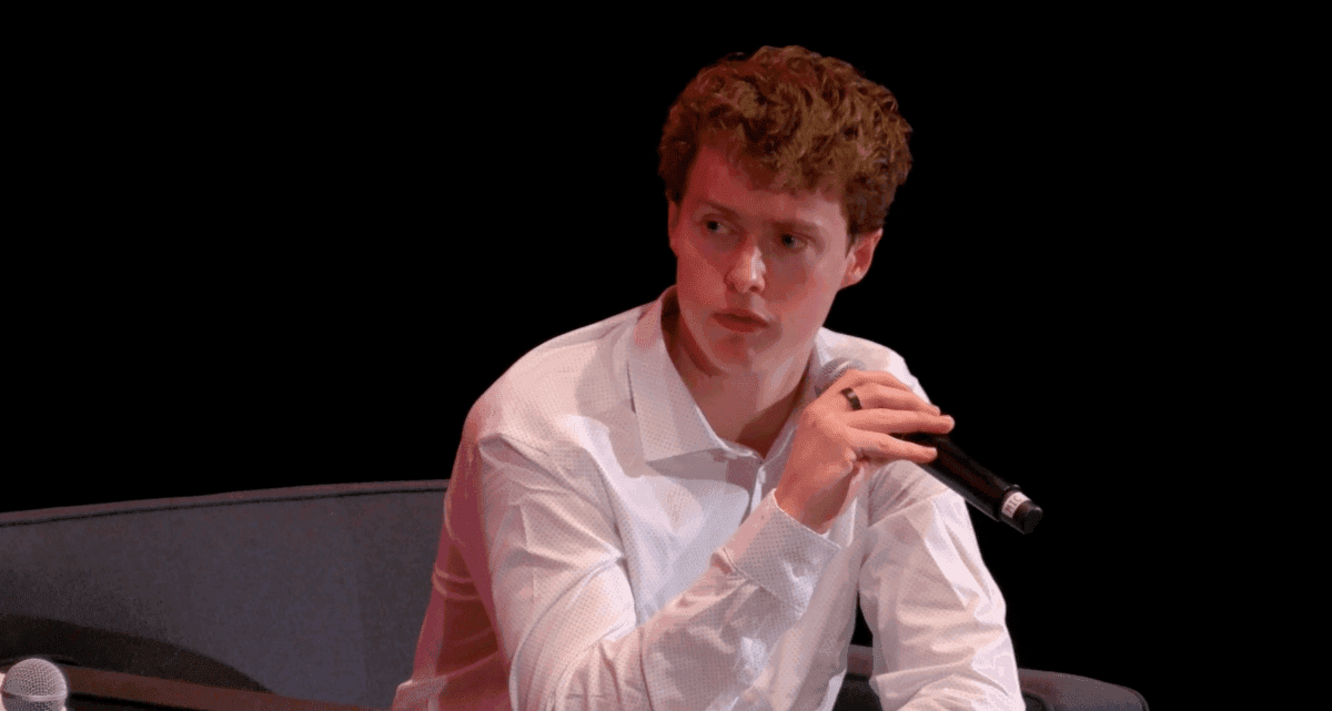 Ethan Thornton discute inovações em sistemas de armamentos durante o StrictlyVC 2025 em San Francisco. Reprodução: TechCrunch