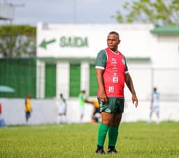 Walter aconselha jogadores a treinar mais para emagrecer