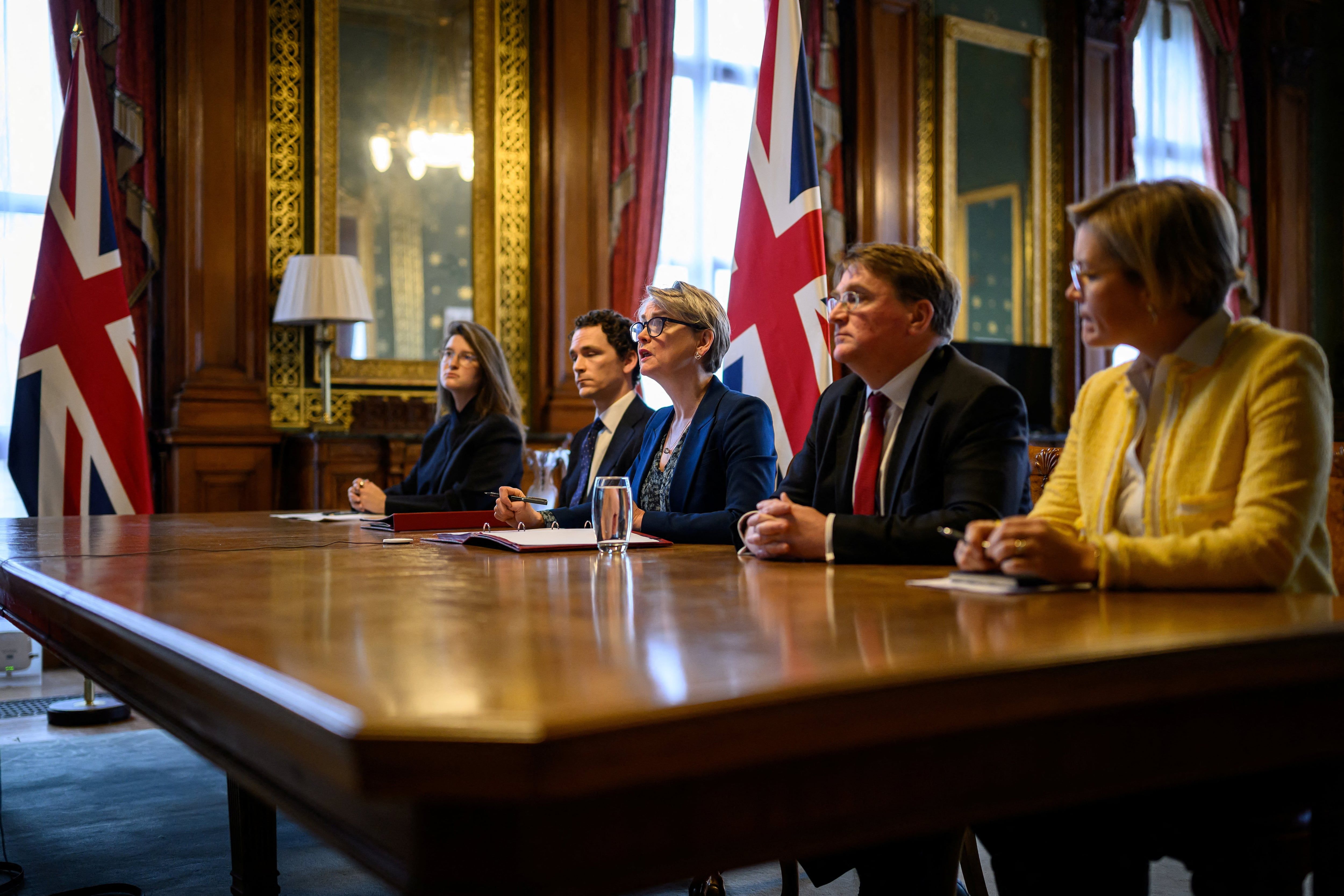 Reino Unido reúne 40 países, sem Trump, para discutir a reapertura do estreito de Ormuz.. Reprodução: Elpais