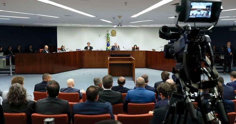 Julgamento de Bolsonaro no STF Revela Detalhes Surpreendentes