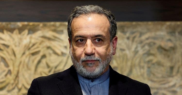 Ministro iraniano das Relações Exteriores entrega mensagem de Khamenei a Putin em Moscovo. Reprodução: Reuters