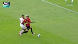 Ceni orienta Iago Borduchi e Jean Lucas durante empate sem gols contra o Sport. Reprodução: Globo