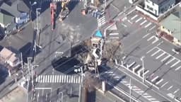 Cratera no Japão causa resgate de motorista em Saitama