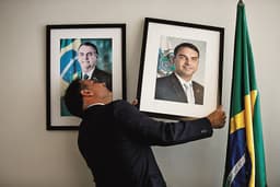 [Flávio Bolsonaro anuncia candidatura, centrão frustrado, família apoia e Tarcísio em silêncio]. Reprodução: Oglobo