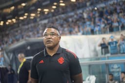 Treinador do Internacional expulso após auxiliar ser punido