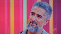 Marcos Mion se emociona ao receber mensagens de aniversário durante o Caldeirão. Reprodução: Globo
