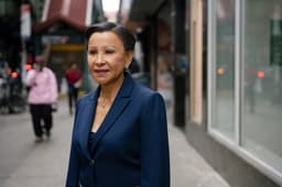 Nydia Velázquez, figura-chave do caucus progressista, em Williamsburg, Brooklyn. Legenda da imagem. Reprodução: Retorno do item 11