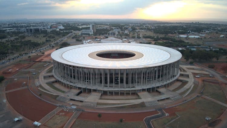 Brasil e Argentina se enfrentam em clássico decisivo