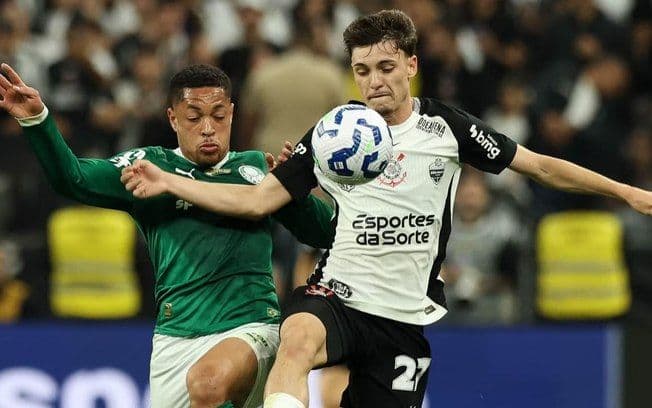 Vitor Roque converte pênalti; Palmeiras abre o placar, Corinthians busca o empate. Reprodução: iG