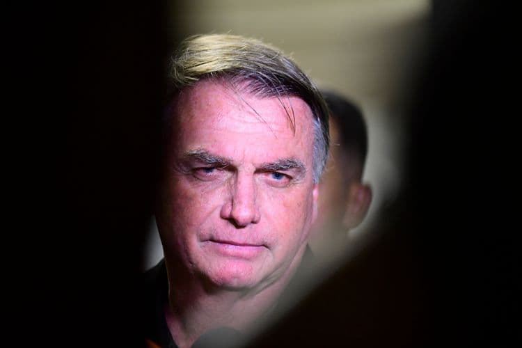 Pena de Bolsonaro pode ultrapassar 30 anos, diz especialista