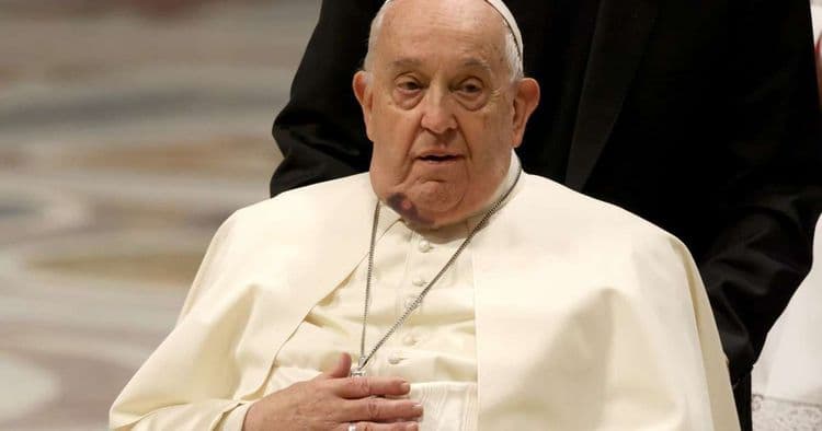 Estado de saúde do Papa Francisco é estável em internação