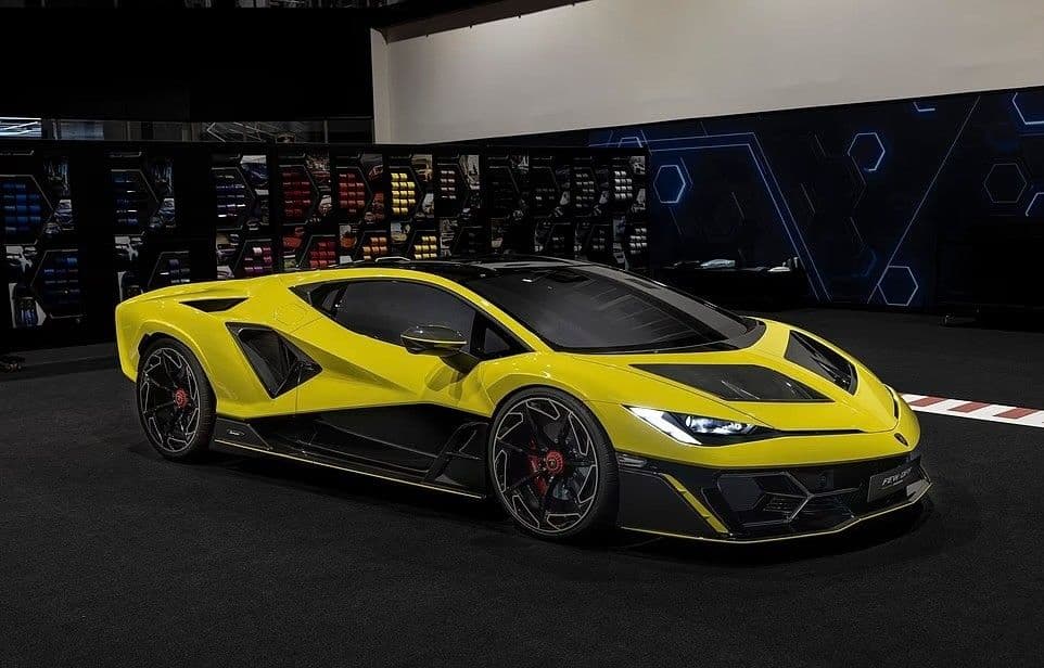 Lamborghini revela o hipercarro Fenomeno, avaliando £ 3 milhões e com apenas 29 unidades produzidas. Reprodução: Globo
