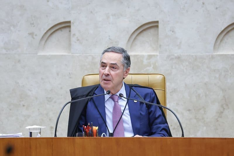 Barroso fala sobre autoritarismo e democracia no Brasil