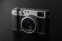 Fujifilm X100VI, aclamada por suas fotos de qualidade cinematográfica, tem preço elevado. Reprodução: Gizmodo