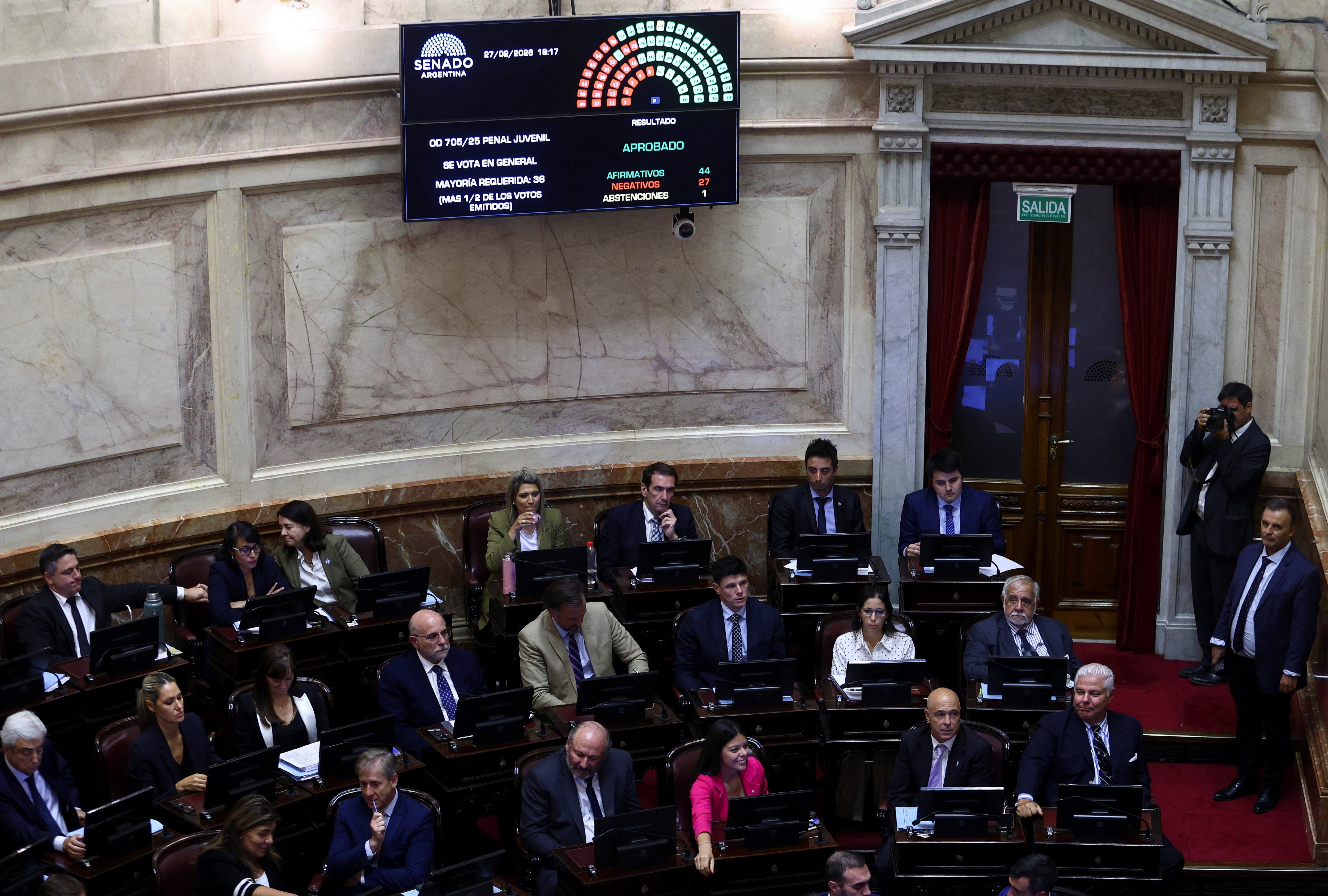 Milei anuncia reforma trabalhista histórica na Argentina, com demissões mais baratas e jornadas de até 12 horas.. Reprodução: Elpais